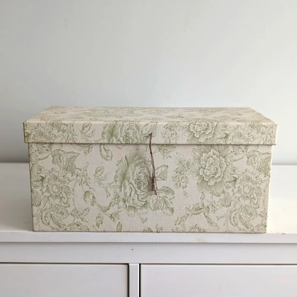 Large Floral Farmhouse Make Up Storage Container